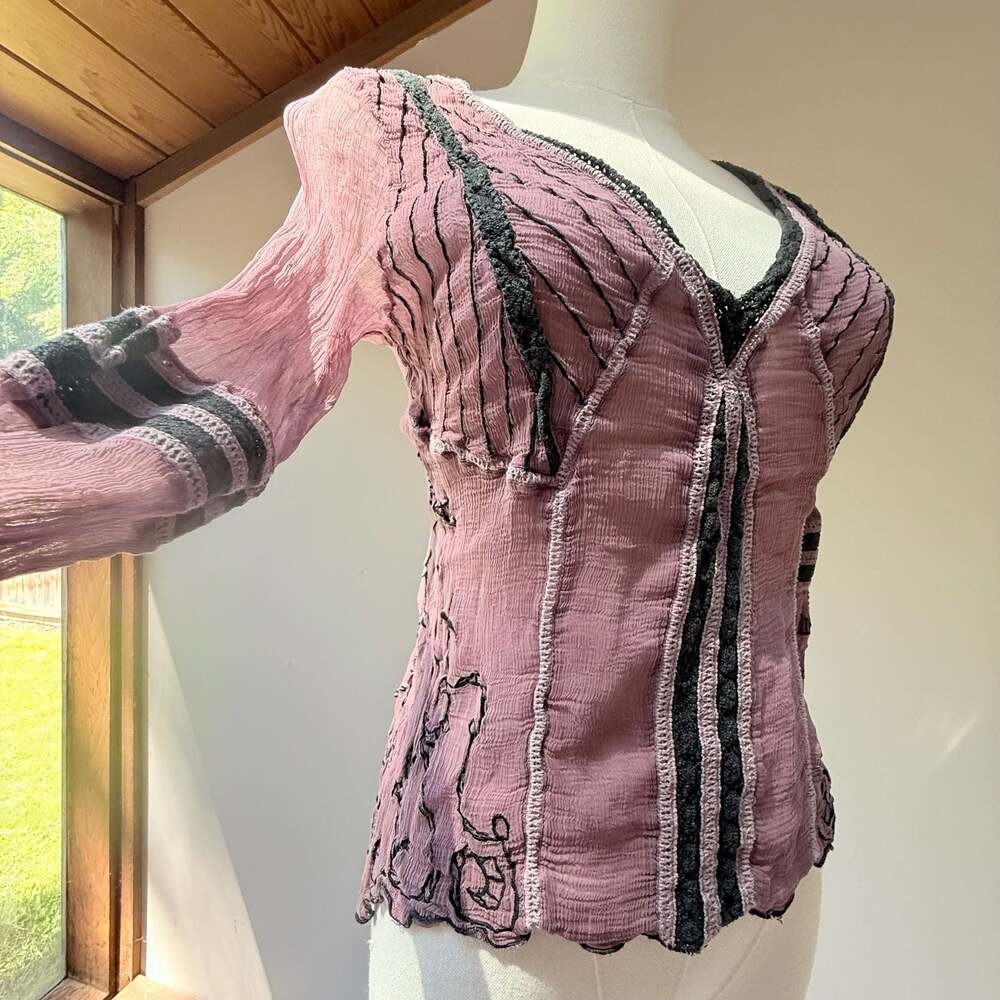 Vintage Age Mauve Sheer Crinkle Rayon Embroidered Boho Top - Picture 12 of 14